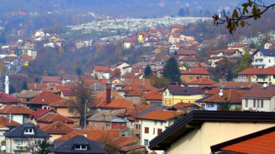 Ravne Bakije, pogled sa Žute tabije (Sarajevo, 15. novembar 2015, foto: Mina Ćorić)