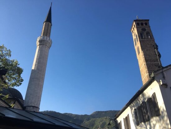 Sarači - pogled na Begovu džamiju i Sahat-kulu (Sarajevo, 21. april 2018, foto Alma Sarajlić)